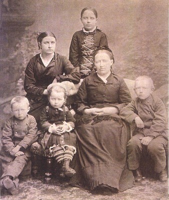 Familie Johann Katarina Martens/Fam_Martens_1884
